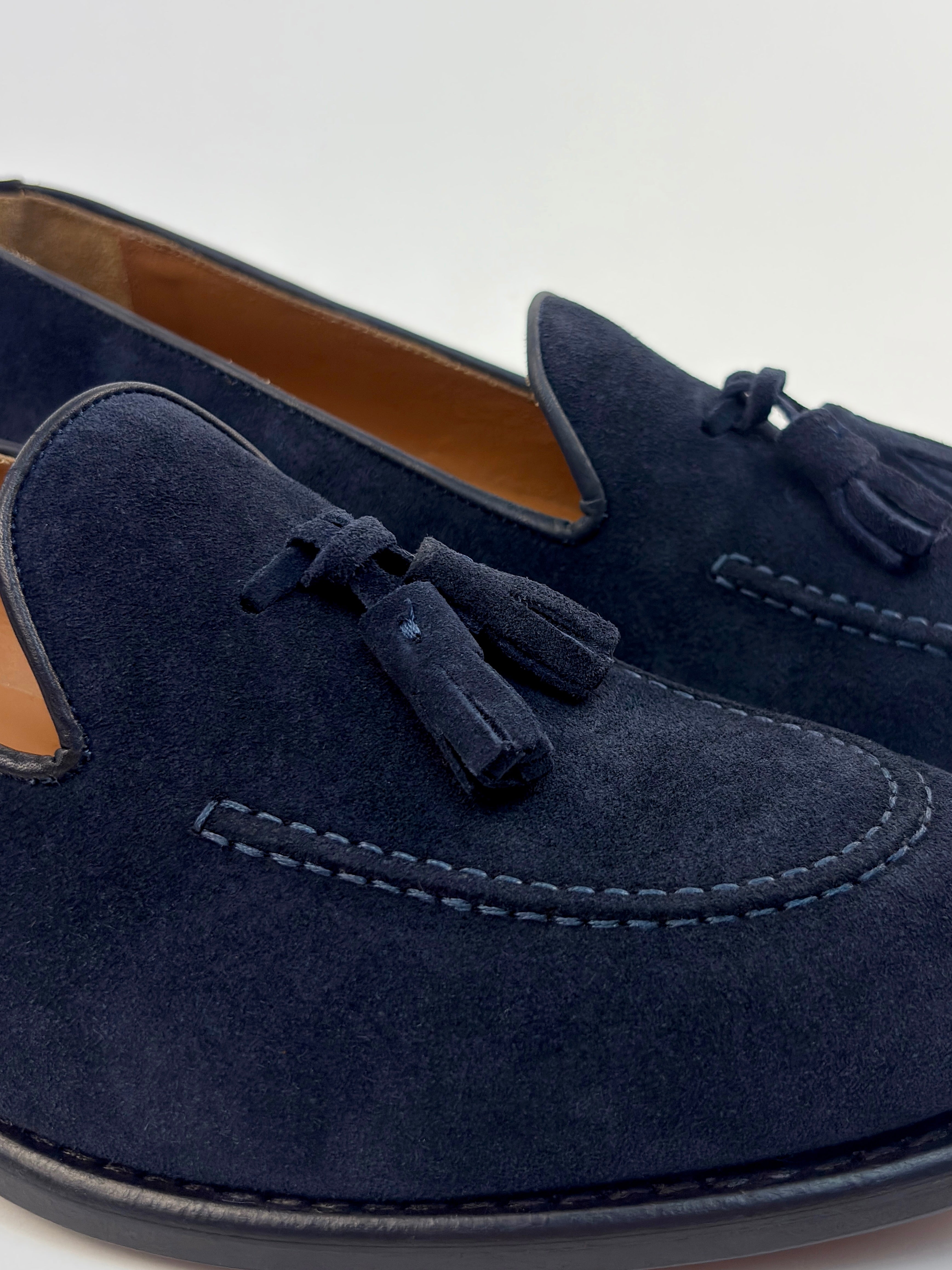 British Passport Tassel Loafer Wildleder