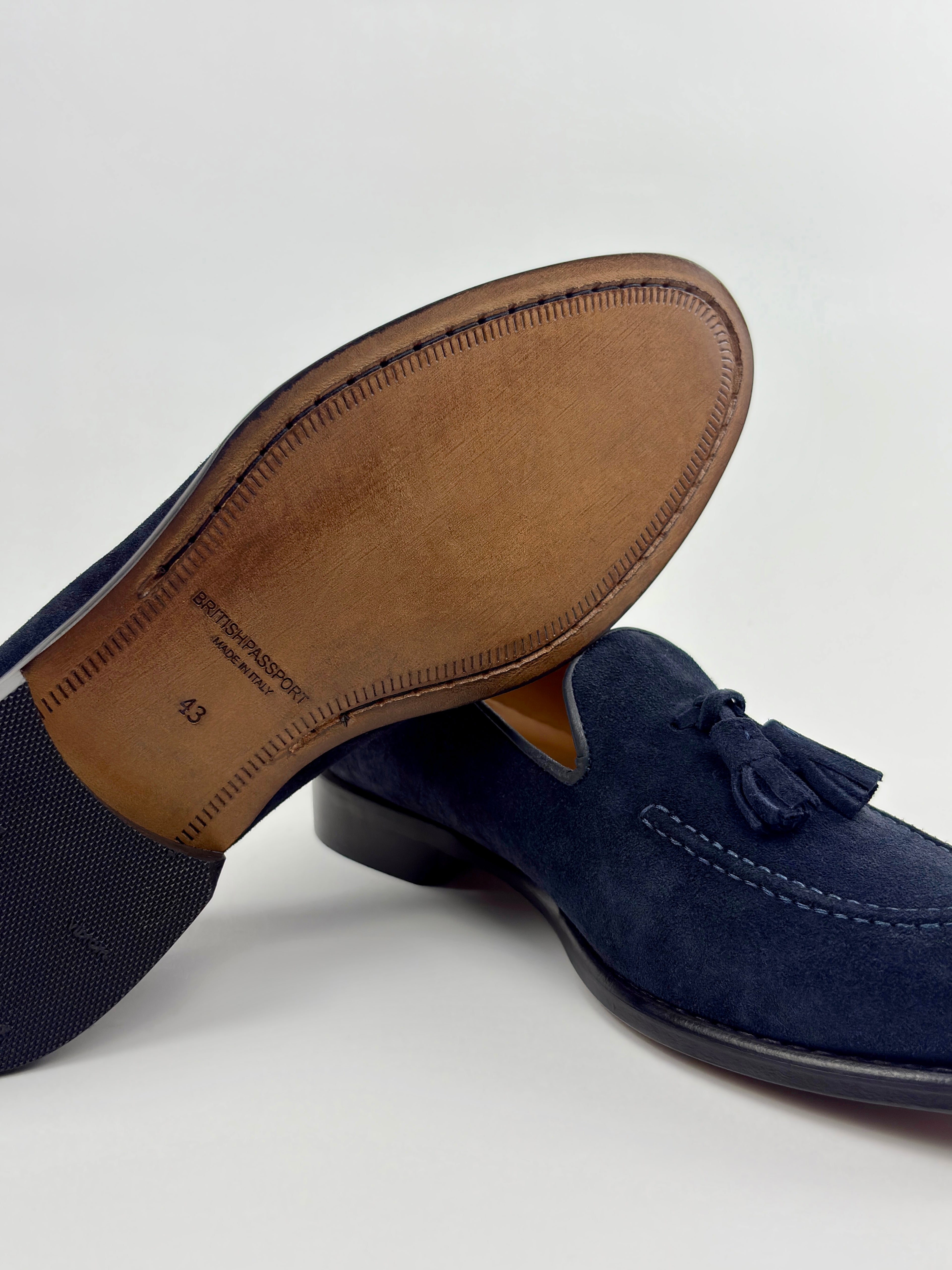 British Passport Tassel Loafer Wildleder
