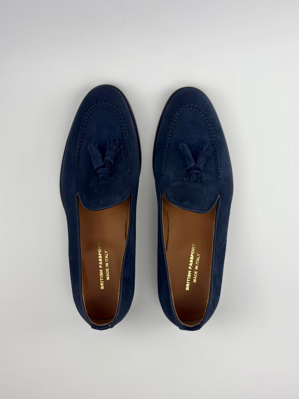 British Passport Tassel Loafer Wildleder