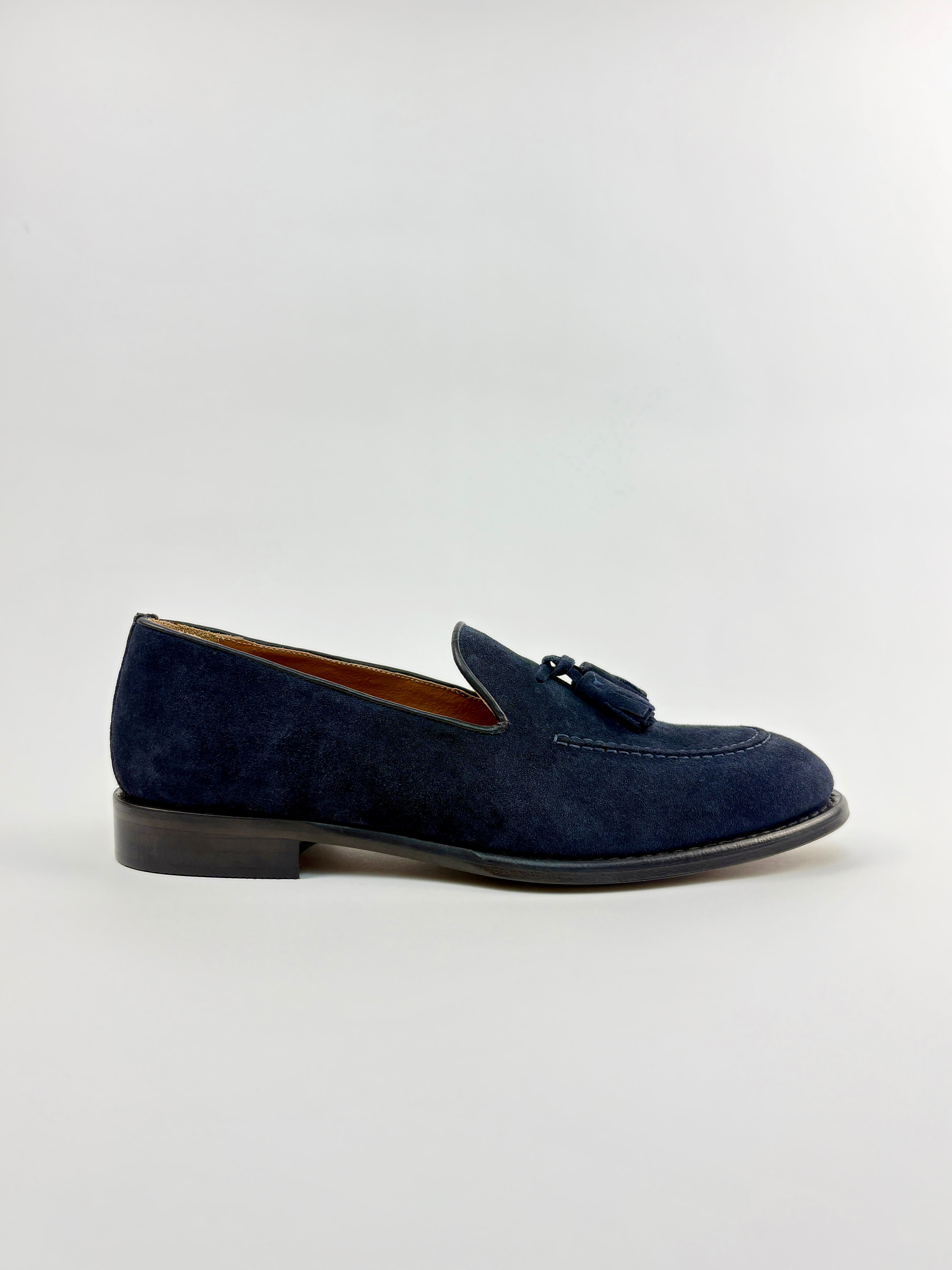 British Passport Tassel Loafer Wildleder